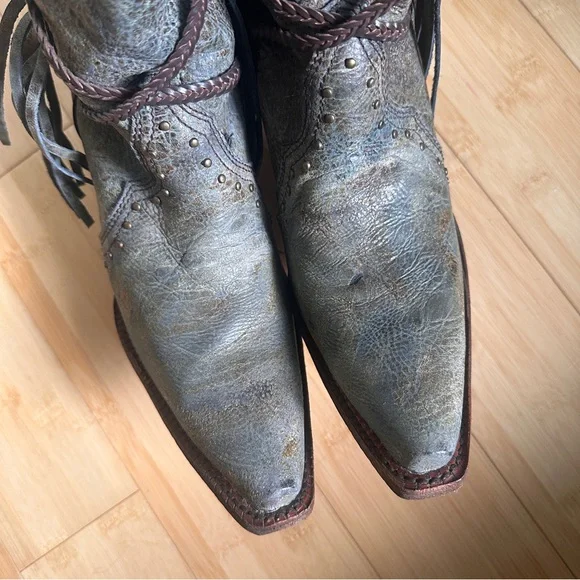Corral Distressed Gray-Brown Leather Fringe Western Heeled Boots - Picture 6 of 13